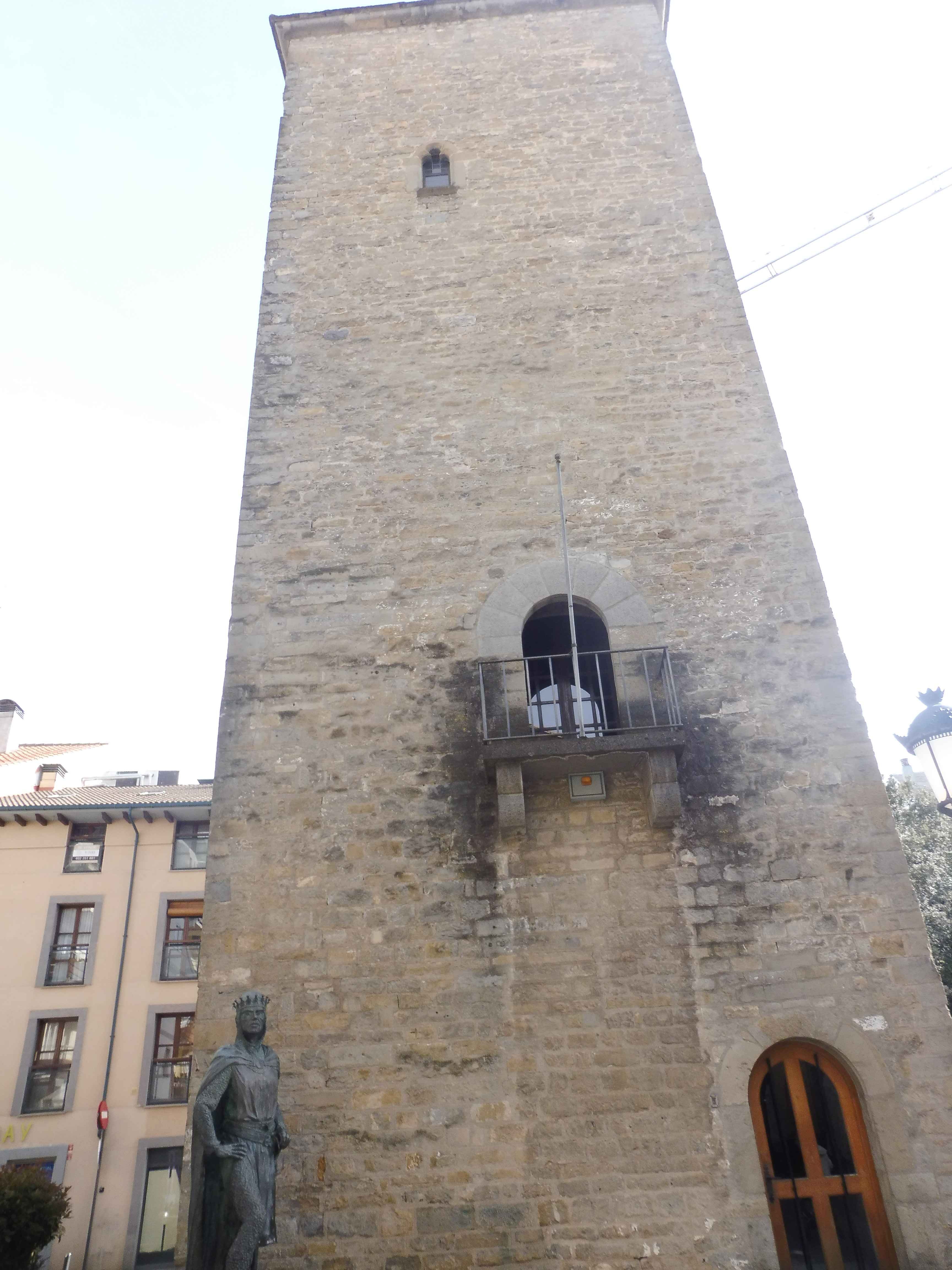 Photos de Tour De L Horloge Dans Jaca Avec La Statue De Son Premier Roi De Aragon