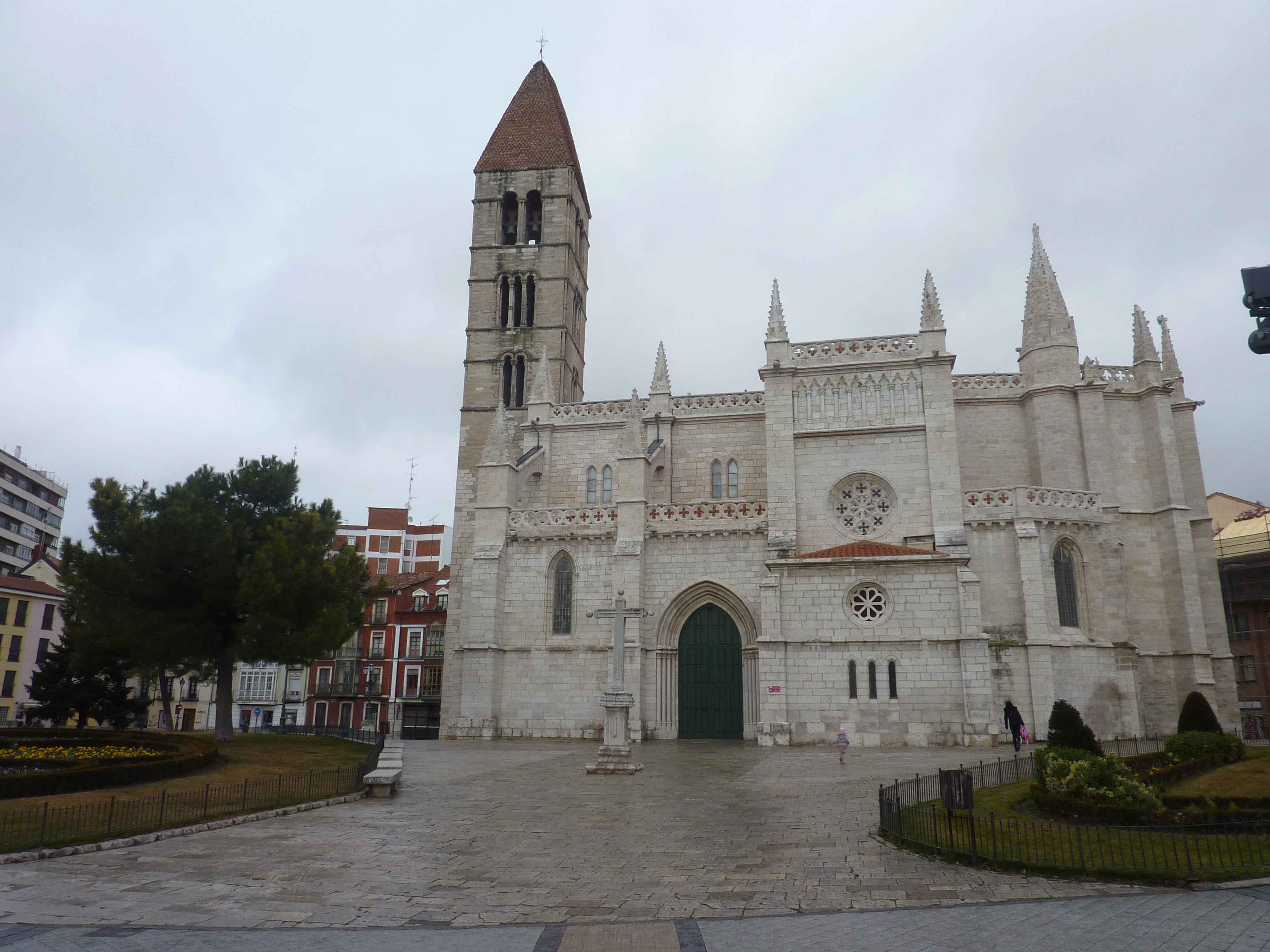 Photos de Eglise Catholique Sur La Place De Portugalete A Cote De La Cathedrale De Valladolid