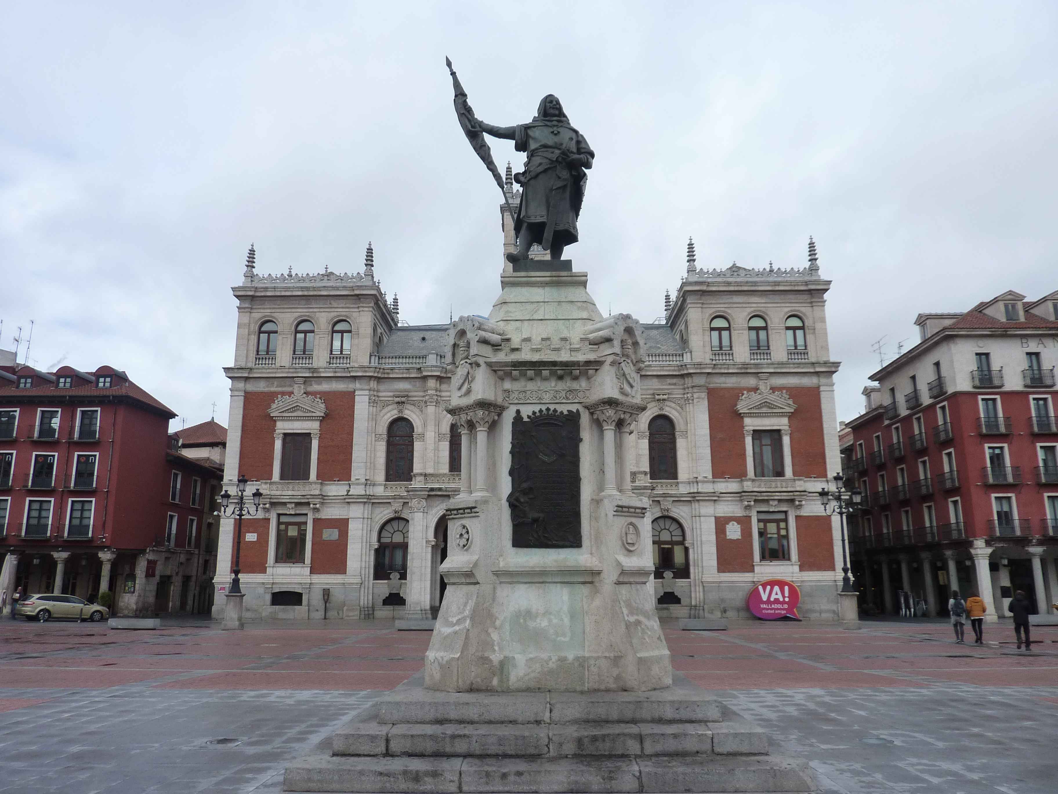 Photos de Grande Statue De Valladolid Sur La Plaza Mayor